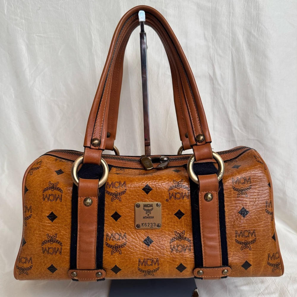 💯Guaranteed Authentic MCM Hand Bag 🥀FIRM PRICE🥀
